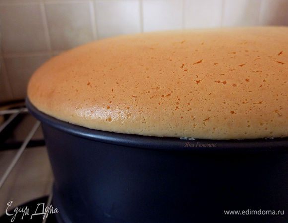 Вынуть из воды . 
Дать остыть 20 минут.  Пройтись лезвием ножа по краю формы и освободить из формы. Дать полностью остыть, закрыть и убрать в холодильник на ночь. 