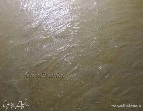 Затем положить сверху ещё один лист и тоже смазать маслом. Повторить.

*** Я использовала для приготовления баклавы 3 листа. Вы можете уменьшить или увеличить количество листов по своему усмотрению.