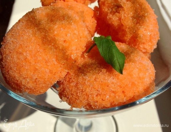 Я подавала граниту в качестве десерта, полив мятным сиропом и украсив веточкой мяты. 
Освежайтесь!!!!