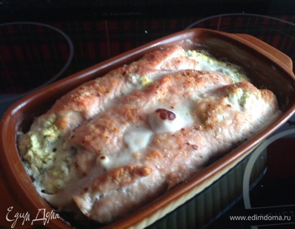 Выпекайте в духовке при температуре 200 градусов примерно 45 минут.