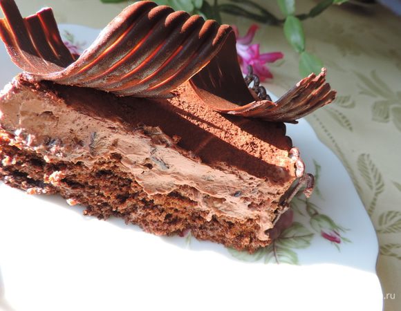 А вот и самый лакомый кусочек торта! Очень вкусный и нежный торт. Приятного аппетита!!!