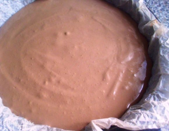 Белки взбить, постепенно ввести сахарную пудру, какао и муку. Массу выложить в форму, застеленную бумагой для выпечки. Выпекать в духовке 1,5 часа при 100С. Когда корж остынет поломать его на кусочки. 