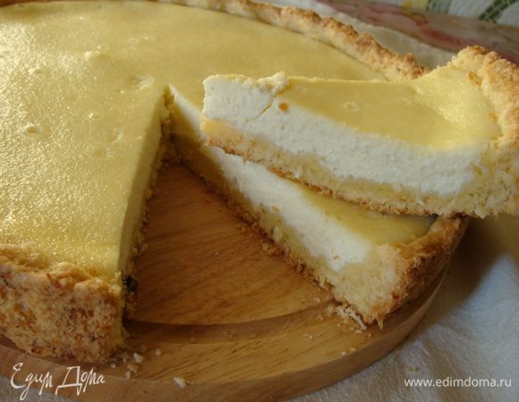Это уже второй такой же чизкейк, выпекала в форме 28 см, получилось тесто и начинка тоньше, честно говоря, первый вариант мне больше понравился, но это дело ВАШЕГО вкуса!!!