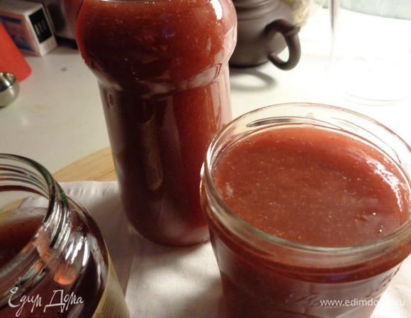 Через 30 минут перемешать снова и распределить наш конфитюр по стерилизованным баночкам.

**Для стерилизации банок. Помыть тщательно с моющим средством банки и крышки. Нагреть духовку до 200° С и поставить стерилизоваться туда баночки на 20 минут.
Крышки простерилизовать в кипящей воде 5 минут и насухо вытереть.