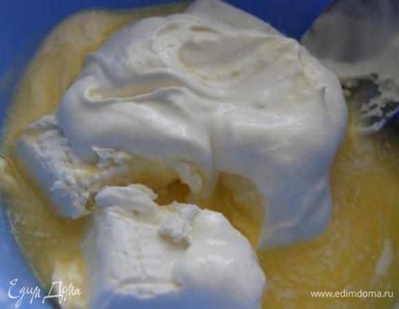 Масло растопить, соединить со всеми ингредиентами из основного списка.