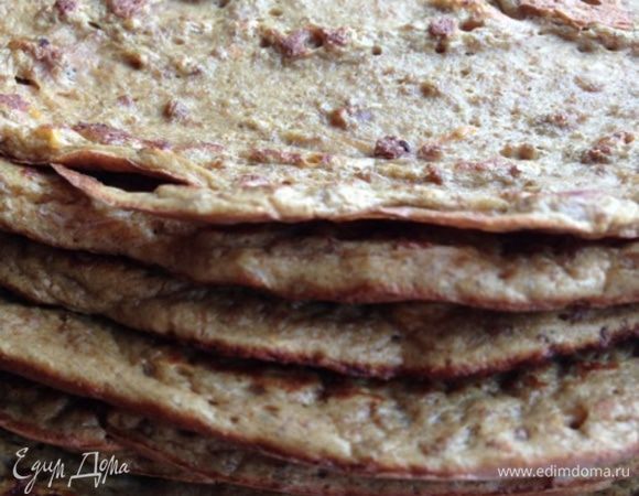 А вот и наши блинчики подоспели. У меня вышло 11 штук. 10 я отправила на торт, а один пошел на пробу)))) 
Блины остужаем, а сами готовим крем.