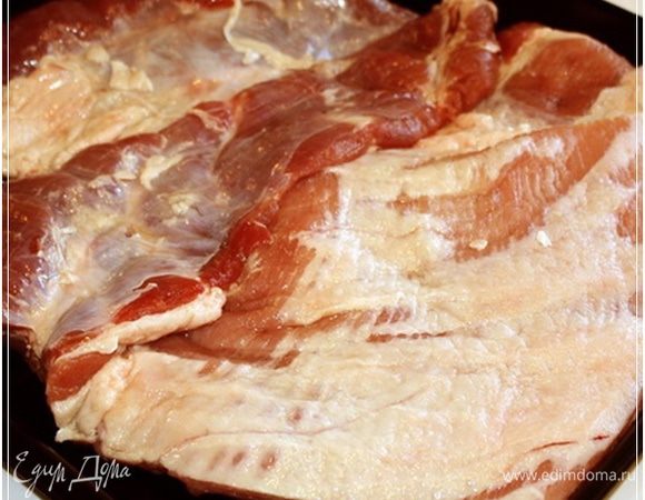 Расстелили брюшко на противне…