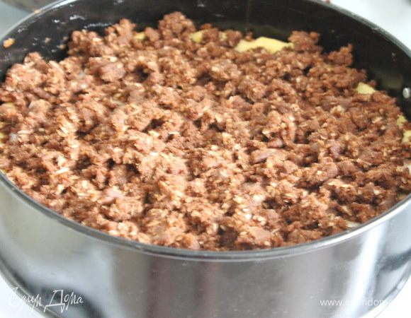 Выпекать тарт 20 минут.