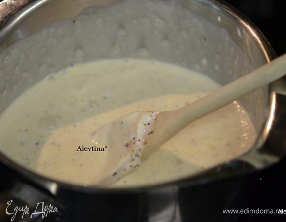 Приготовим соус. Смешать все для соуса в небольшой емкости, поставить на плиту, помешивать пока соус не станет теплым, не кипятить.