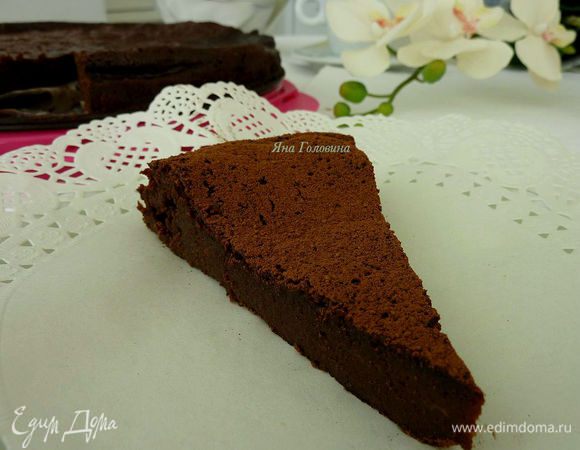 Хранится торт до 5 дней в холодильнике. 
