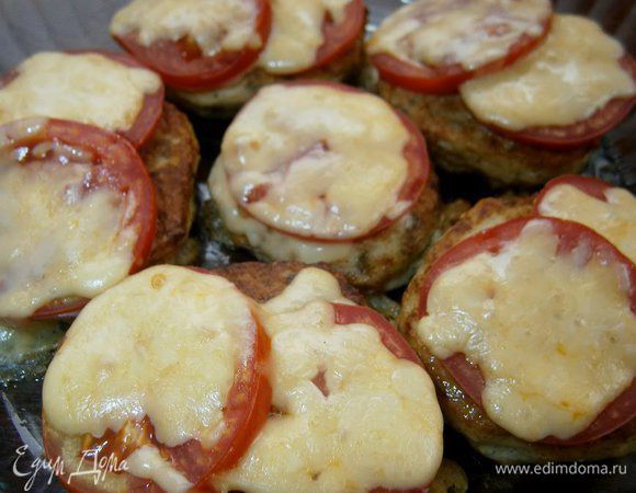 Поставить в духовку и запекать  на 15 минут.