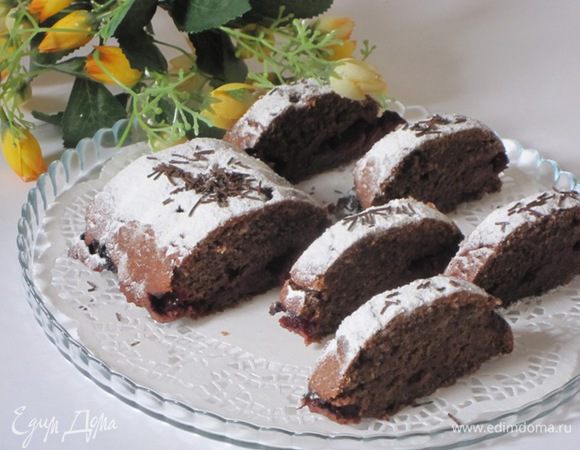 Выпекать 40-50 минут при 180 С.  После выпечки духовку выключить и оставить там кекс на 5 минут. Посыпать сахарной пудрой и разрезать на кусочки.