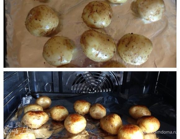 Разогреваем духовку до 220 градусов.
Картофель тщательно моем, просушиваем и складываем в кастрюлю, посыпаем солью и перцем по вкусу, поливаем оливковым маслом, накрываем крышкой и энергично встряхиваем пару раз, чтобы масло равномерно распределилось по картофелю. 
Выкладываем клубни на противень, застеленный пергаментом/фольгой, и отправляем в разогретую духовку. 
Во время запекания перевернем картошечку, чтобы равномернее "золотилась".
Время готовки зависит от размера картофеля. У меня картофель среднего размера и мне хватило 35 минут. 