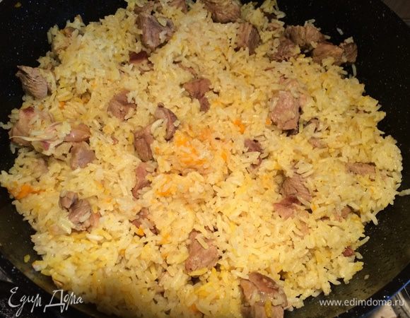 Готовый плов перемешать и подавать к столу.
Приятного аппетита !!!
