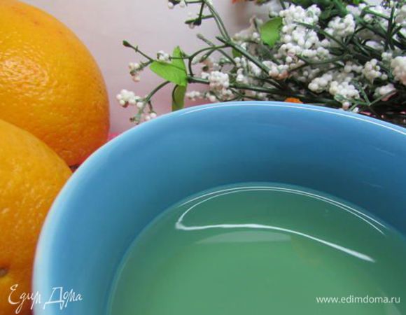 Стакан растительного масла поставить в морозилку на 1,5-2 часа. Масло не должно замерзнуть, а быть очень холодным.