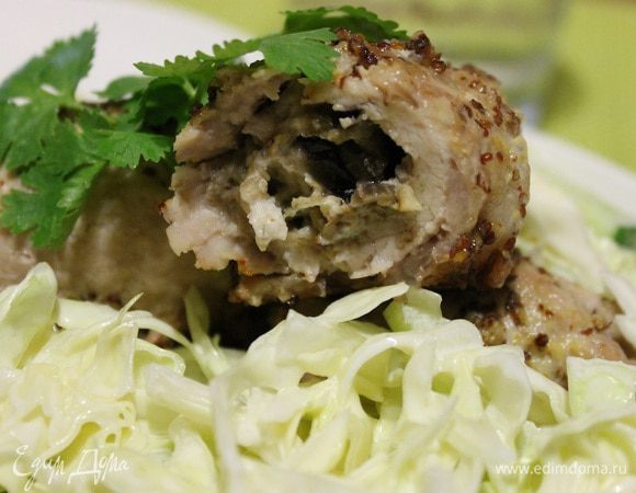 Подаем горячими с овощным салатом. Приятного аппетита!)