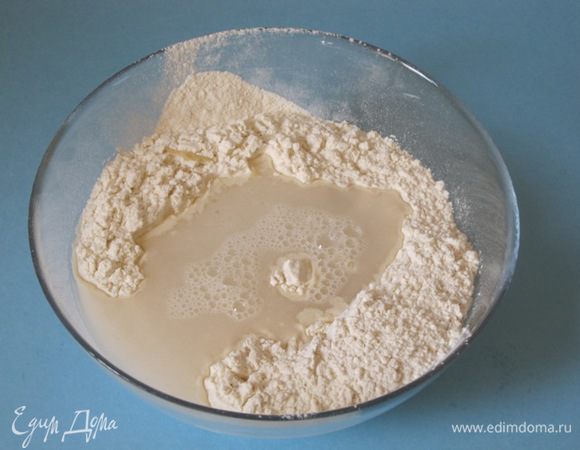 Влить теплую воду.