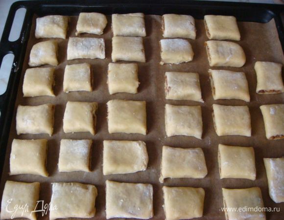 Кладем на противень. 