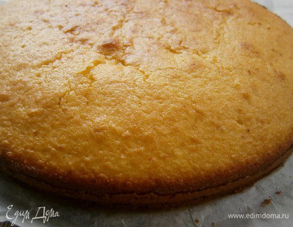 Испеченный корж извлечь из формы и остудить.