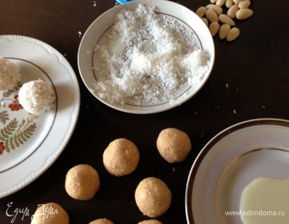 Таким образом, из минимума продуктов и приложенных усилий получаем очень приличное подобие известных конфет.