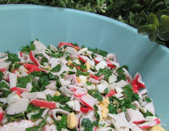 Все подготовленные ингредиенты выложить в силиконовую форму, посолить и поперчить по вкусу, всё хорошо перемешать. 