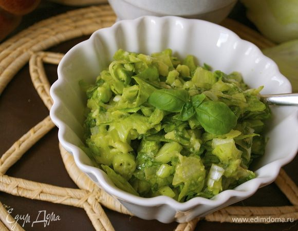 Переложить в большую миску, или порционные салатницы... И подавать! 