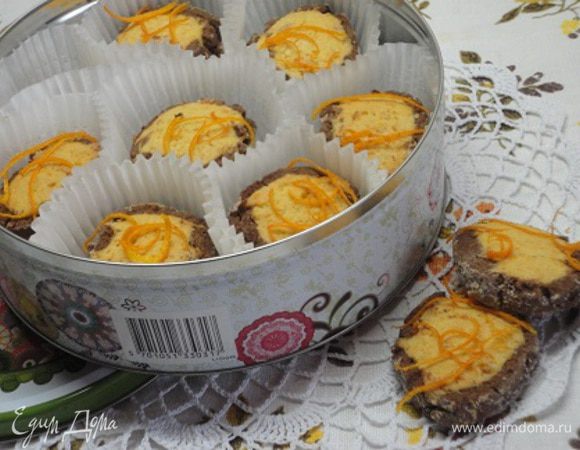 Готовое печенье украсить апельсиновой цедрой.