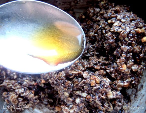 Ещё я добавила ложку кофейного ликёра Мокка...,так,для аромата,да и дети у меня уже взрослые)))