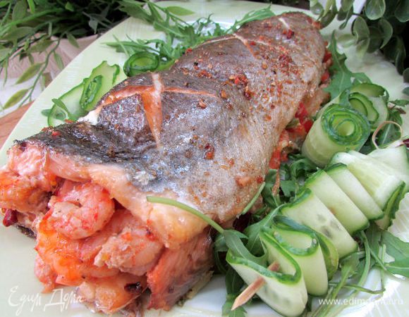 Выложите рыбу на сервировочное блюдо. Затем подавайте к столу.
Приятного аппетита! 