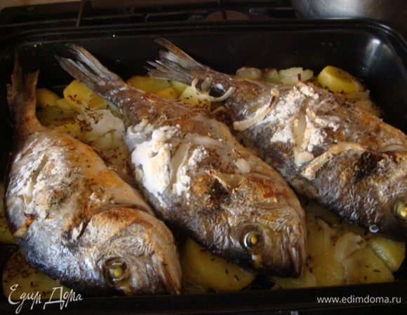 Ставим в разогретую духовку при 180-190 град. ,на 10 мин. ,опять таки надо смотреть картофель что бы приготовился,подрумянить сверху и все блюдо готово.