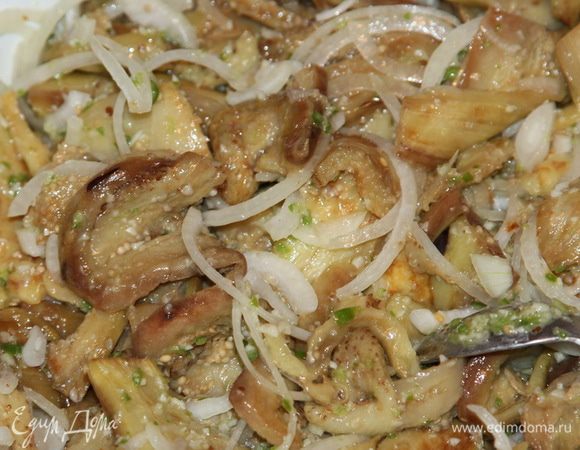 Добавляем к баклажанам и вымешиваем. Запах стоиииииит...ммммм....