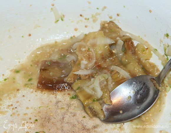 А это, на мою радость, в баночку не поместилось! Значит отварим картошечки и заточим!!! Вот и все! Банки закатываем металлическими крышками, переворачиваем, проверяем не поступает ли воздух и переворачиваем снова. Храним в прохладном месте, я храню в подвале. 