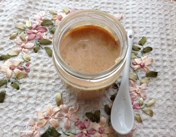 Добавить арахисовое масло. Снять с огня. Арахисовое мало я готовлю сама. Рецепт здесь: http://www.edimdoma.ru/retsepty/57732-shokoladno-arahisovyy-tart