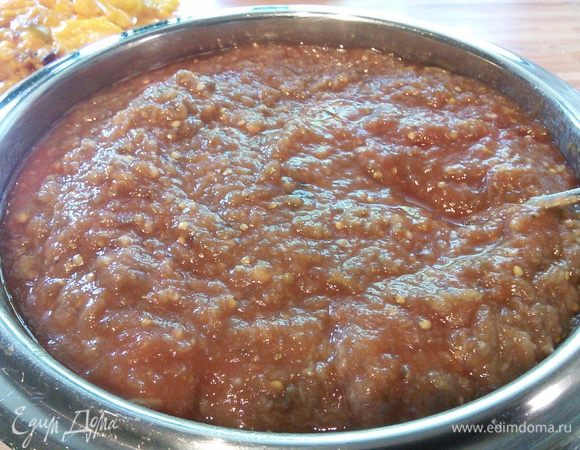 Переложить в миску мусс, теперь самое время его заправить.