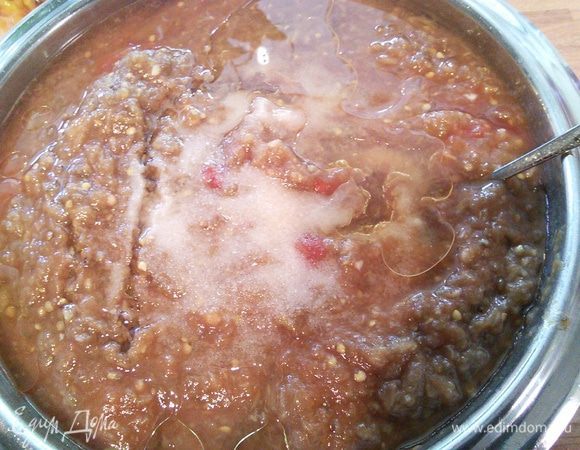 Соль, сахар обязательны! Так же и уксус, кисло-сладкий баланс должен быть соблюдён. Мой совет: не экономьте с маслом, оно делает мусс нежным и воздушным, главное его тщательно вмещать в мусс.