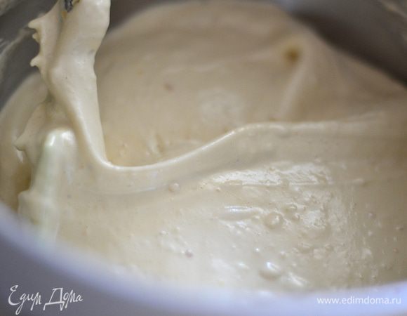 Масса не должна ни в коме случае осесть,а быть пышной,воздушной,как мусс.