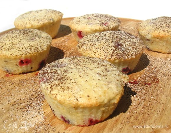 Охладить не вынимая из формы и посыпать сахарной пудрой или смесью сахарной пудры и какао. 