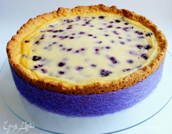 Я выпекаю около часа. Сначала при 180* 10-15 минут, потом при 140-130. время контролируйте по внешнему виду. Выпекать до золотистого цвета теста.