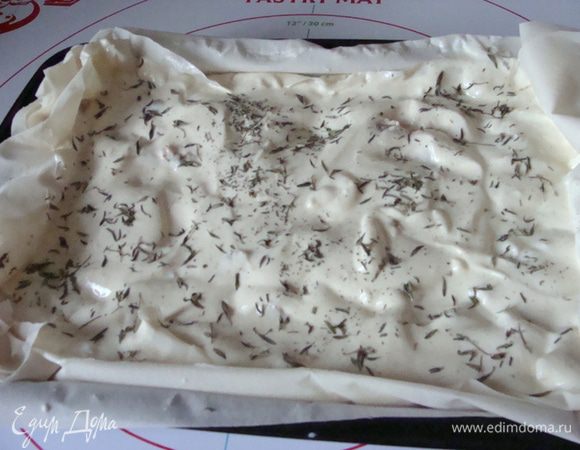 Посыпать тимьяном. Можно использовать свою любимую травку. Выпекать при 180* примерно 25 минут.