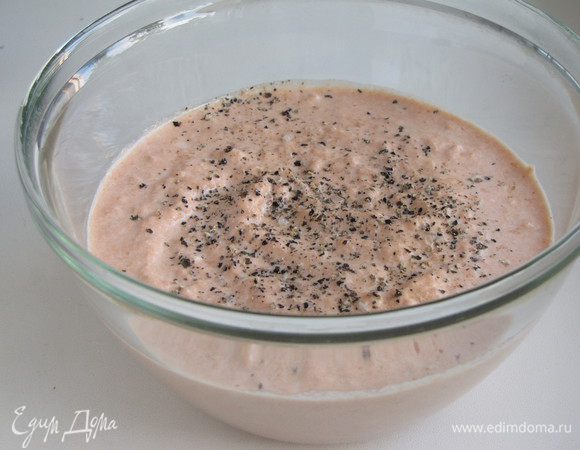 Посолить и поперчить по вкусу.