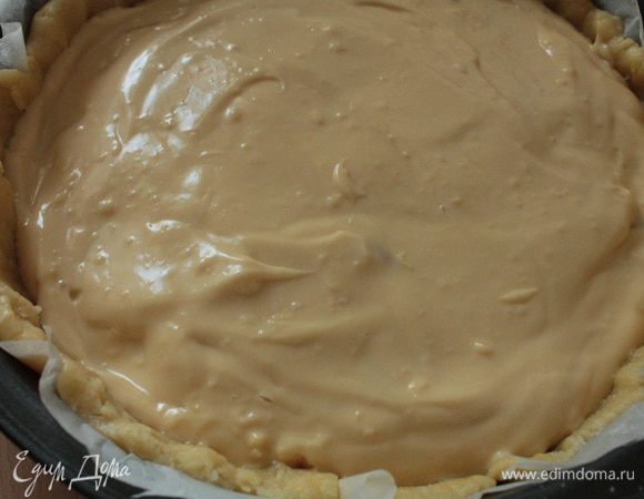 Распределить пудинговую смесь.