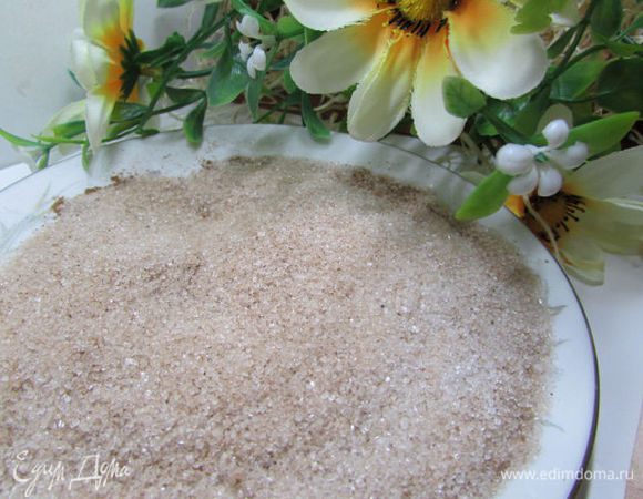 Смешать корицу и сахар. Кто не любит корицу, можно её исключить. 