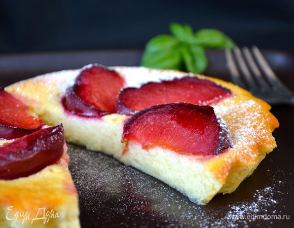 Вкусно как в слегка теплом виде, так и в холодном. А я специально добавляю для вас разрез этого пирожного.