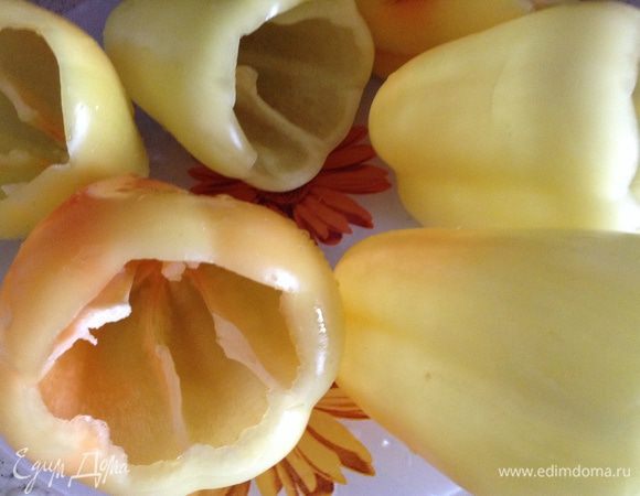 Перцы очистить.