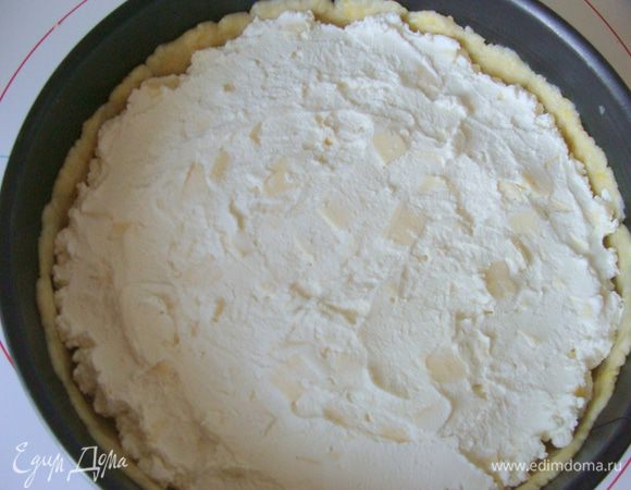 Выложить сырную массу. Запекать при 180* 20-30 минут.