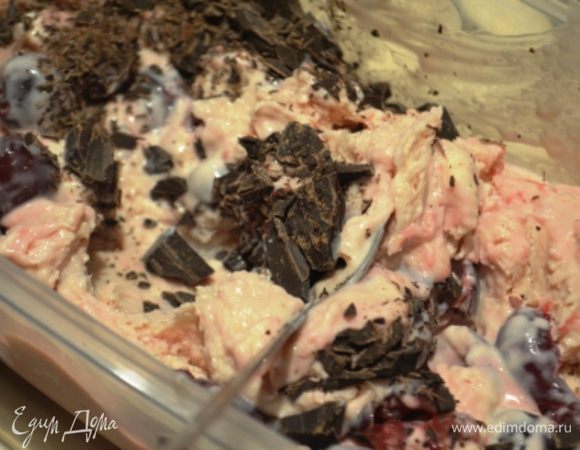 Дать застыть как следует и можно подавать.