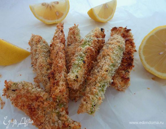 Посолить по вкусу, подавать с дольками лимона. 
