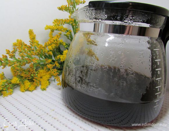 Сварить любимый кофе. У меня со вкусом "Тирамису". Остудить.