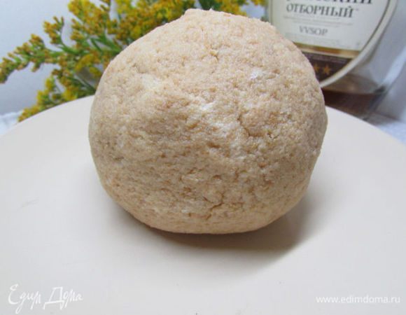 Должно получится влажное и мягкое по текстуре тесто. 