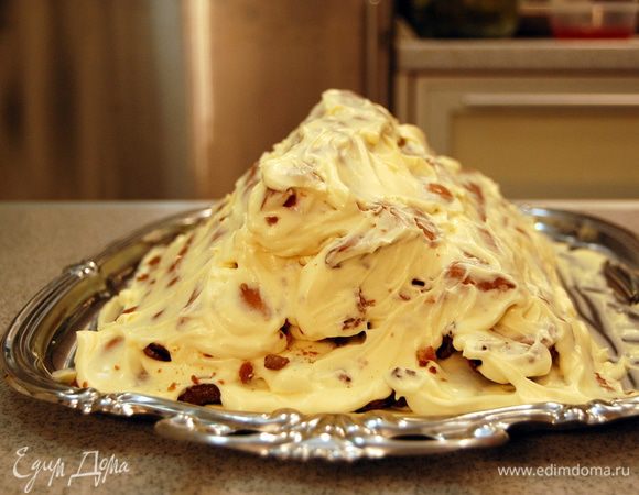 Сверху выкладываем 4 трубочки - смазываем..
Затем 3 - смазываем, 2 ...1...

Должна получится такая "конструкция"
Крема не жалеем!!!!